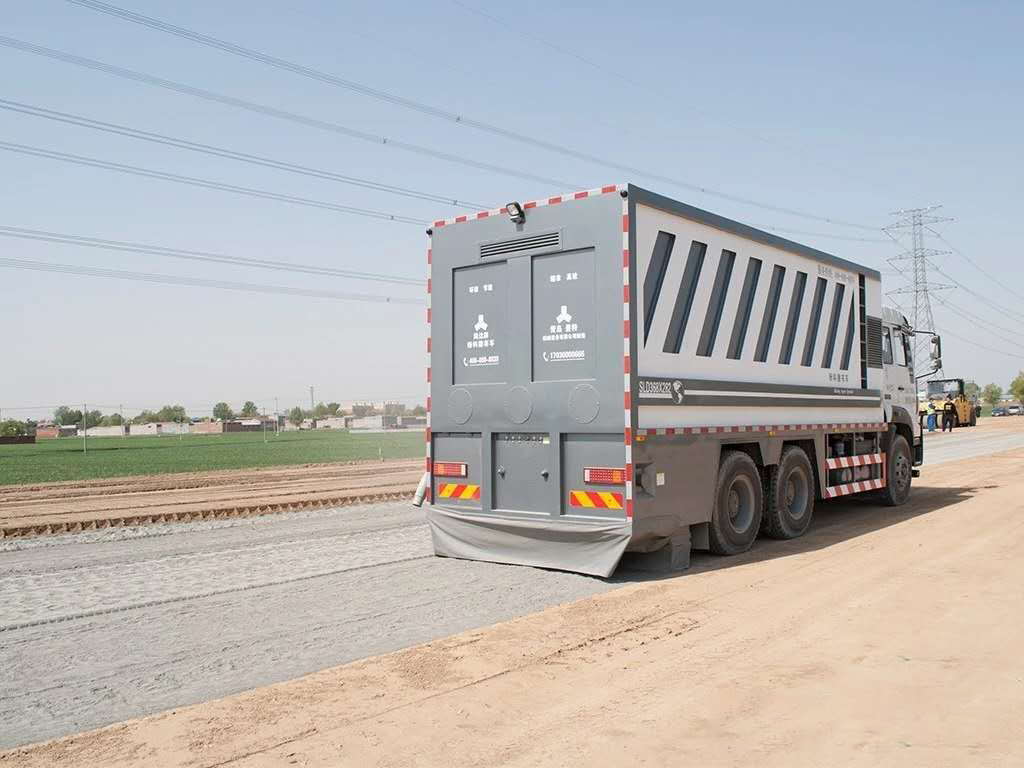 水泥撒布車使用注意事項！